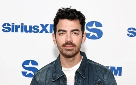 Joe Jonas Enjoys Miami Beach Before Concert: See the Photo