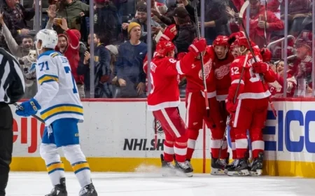 Red Wings Rally with 6 Unanswered Goals to Defeat Blues
