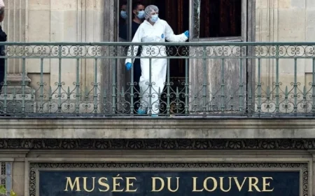 Thieves Execute 7-Minute Paris Louvre Heist in Broad Daylight