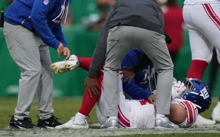 What happened to Cam Skattebo? Giants rookie carted off with dislocated ankle vs. Eagles