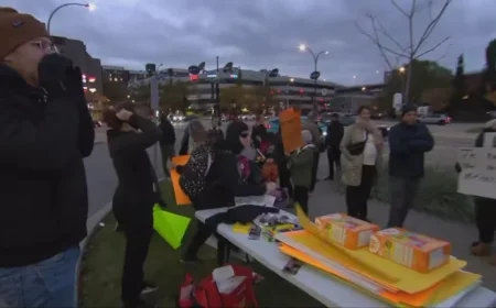 Protesters Condemn Legault’s Authoritarianism, Demand Minister Dubé’s Attention