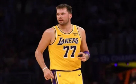 Luka Dončić Sidelined 1 Week with Finger Sprain, Leg Injury