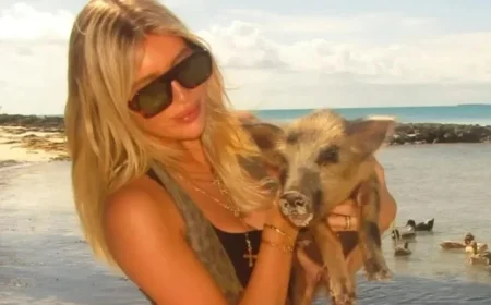 Tess and Vernon’s Daughter, 21, Mirrors Mom in Vacation Photos