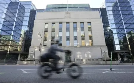 Economists Debate Possible Bank of Canada Interest Rate Cut This Week