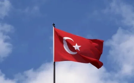 Earthquake Strikes Turkey: 22 Injured, Buildings Collapse