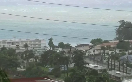 Montego Bay, Jamaica: Hurricane Melissa Slams North Coast—Airport Shut, Tourists Sheltering, Recovery Plans Underway