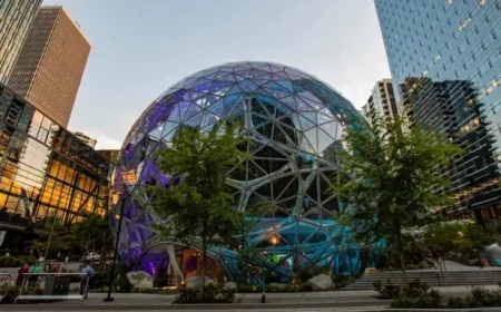 Amazon Cuts Jobs with Early-Morning Text Notifications