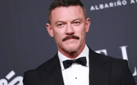 Luke Evans Debuts on Broadway in ‘Rocky Horror Show’