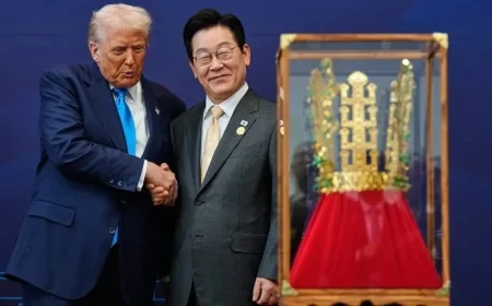 Trump Receives Golden Crown in South Korea; Trade Deal Nearly Finalized