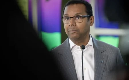 Lionel Carmant’s Doctor Daughter Considers Leaving Quebec