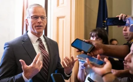 Senators Report Progress in Bipartisan Talks to End Shutdown