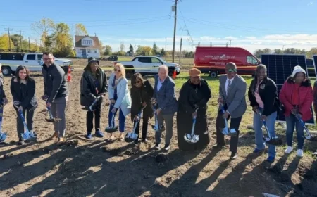 Mayor Duggan, DTE, and Community Launch Solar Farms Project in First Neighborhood