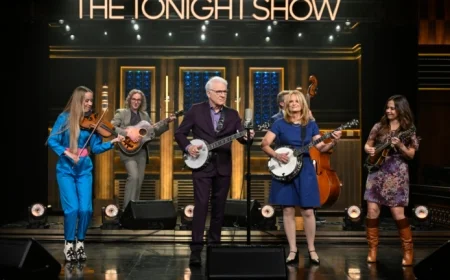 Steve Martin, Alison Brown Perform ‘Let’s Get Out of Here’ on Fallon