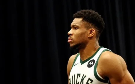 Is Giannis playing tonight? Bucks list Antetokounmpo as probable vs. Warriors, star expected to suit up