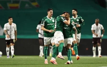Palmeiras Dominate First Half, Stuns LDU Quito with Two Goals in Copa Libertadores