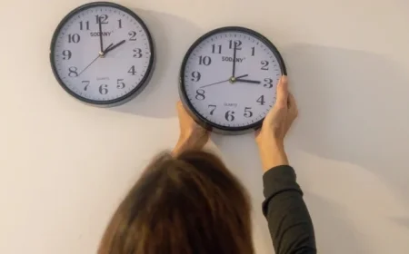 Daylight Saving Time Ends This Weekend: Key Details for Fall 2025 Change