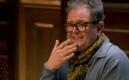 Alan Carr Urges Amanda Holden with Four-Word Plea