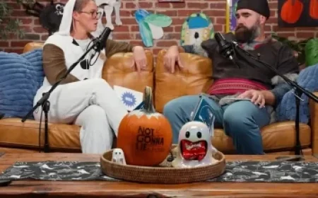 Julia Fox Criticized for Disrespectful, Tasteless Halloween Costume