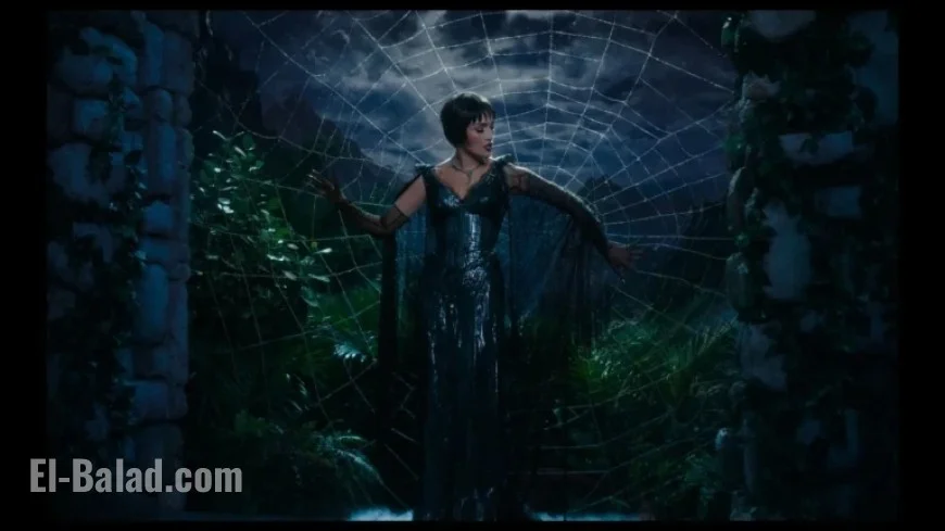Jennifer Lopez Shines in “Kiss of the Spider Woman” Performance