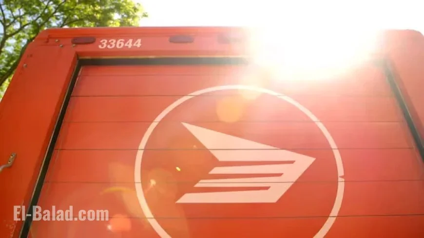 Canada Post Workers Resume Duties, Urge Canadians to Support Their Cause