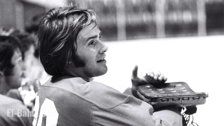 Maple Leafs Honor Dryden in Home Opener Tribute