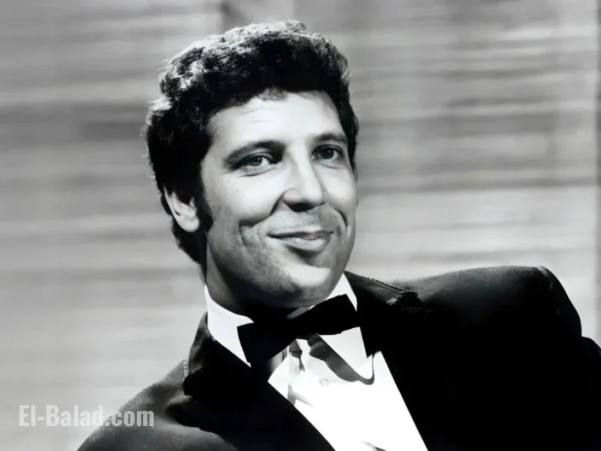 Tom Jones and Burt Bacharach Perform ‘Raindrops Keep Falling on My Head’ Duet
