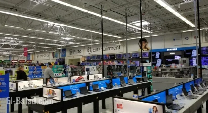Walmart Stock Rises Despite Holiday Tariff Threat