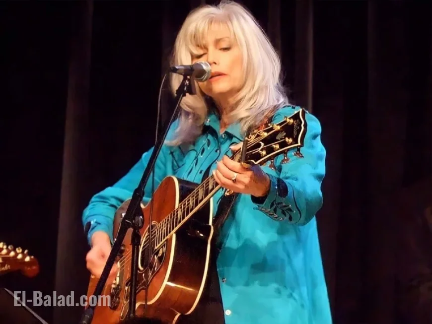 Emmylou Harris Enlists Famous Band for Solo Debut Album