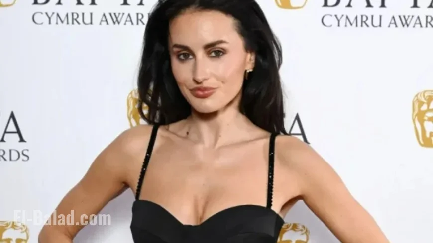 Amber Davies Shares Her Strategy to Deflect West End Dance Criticism