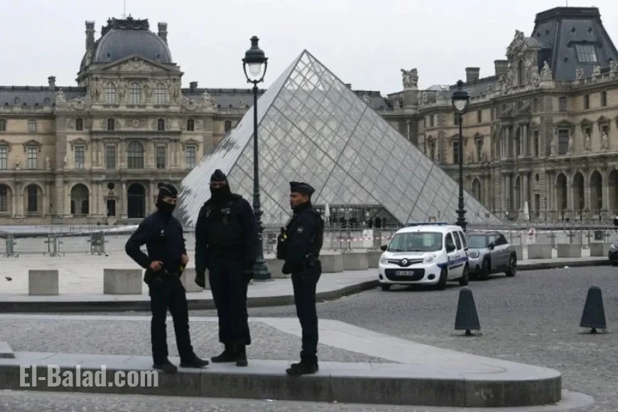 Thieves Target Louvre Museum in France Robbery