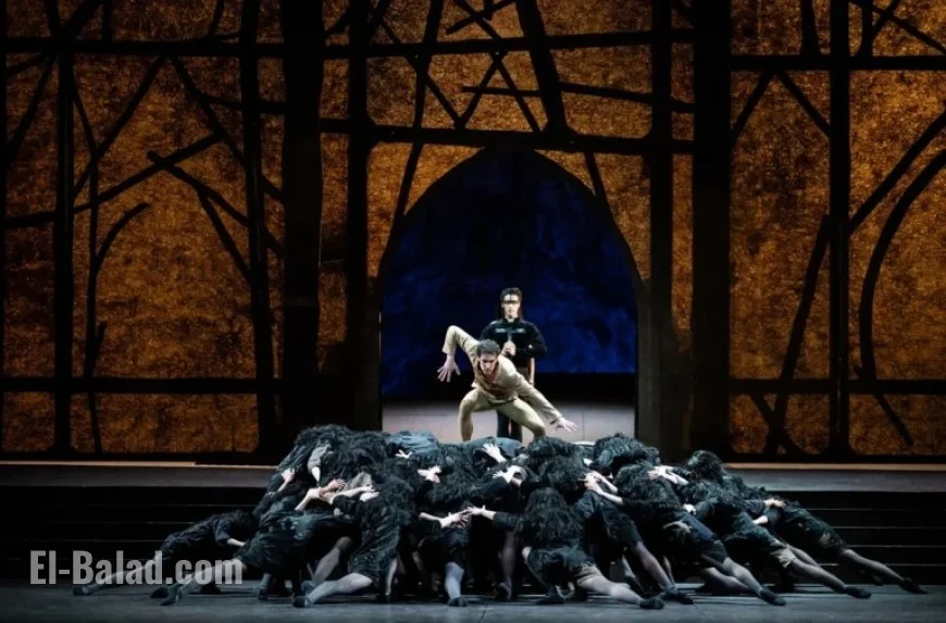 Roland Petit’s “Notre-Dame de Paris” Stunning Production