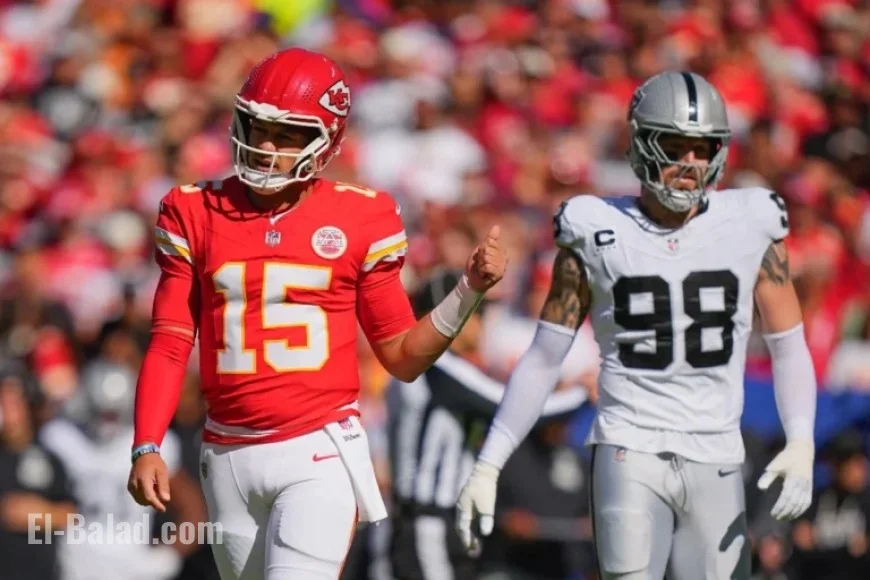 Patrick Mahomes, Chiefs Execute Bold Trick Play for Key First Down vs. Raiders