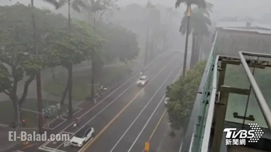 Heavy Rain Exceeds 400mm in Taipei, Moves Eastward