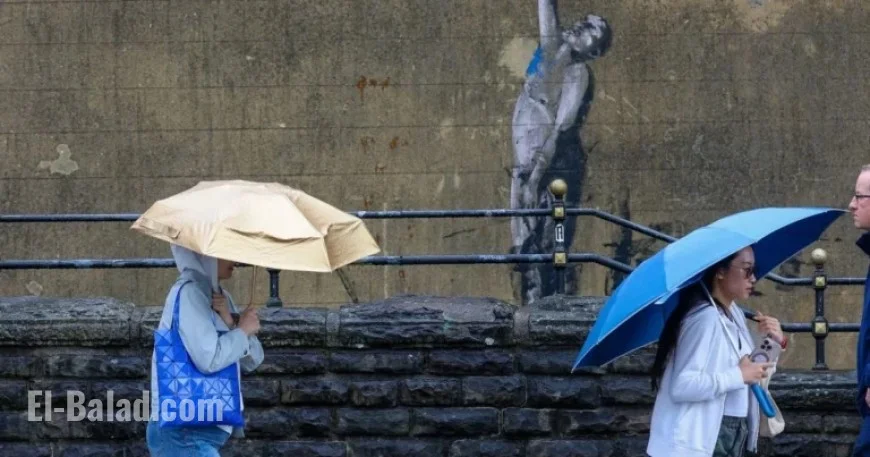 South West Faces Thunderstorms, Strong Winds, and Showers Forecast