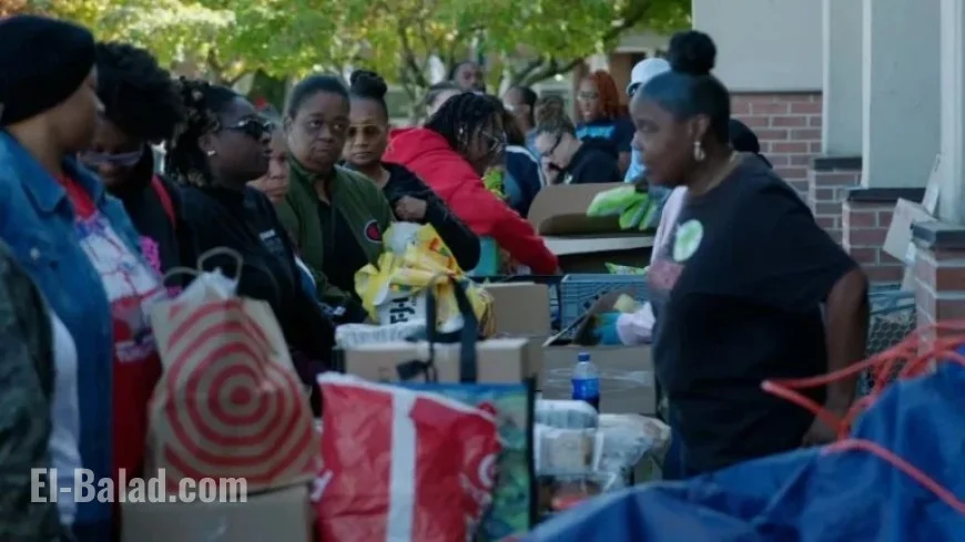 Federal Workers Queue for Food Pantry Amid Third Week of Shutdown