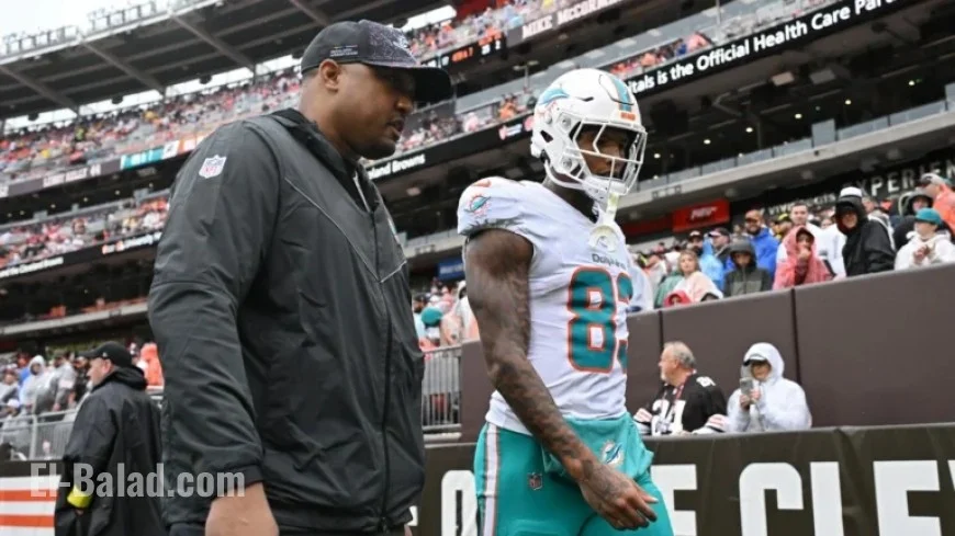 Dolphins Place Tight End Darren Waller on Injured Reserve