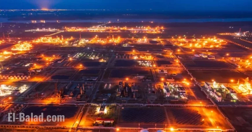US Sanctions Top Russian Oil Firms; EU Prohibits Russian LNG