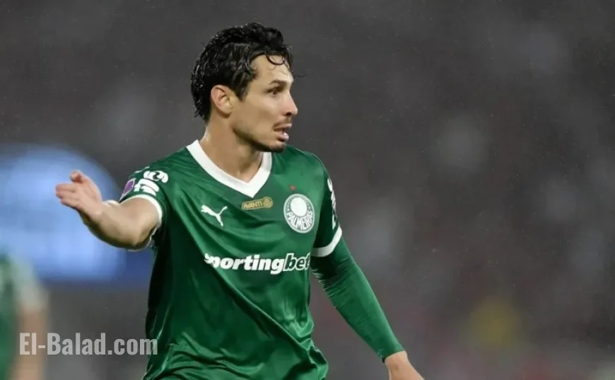 Raphael Veiga Starts Against LDU, Faces Criticism from Fans