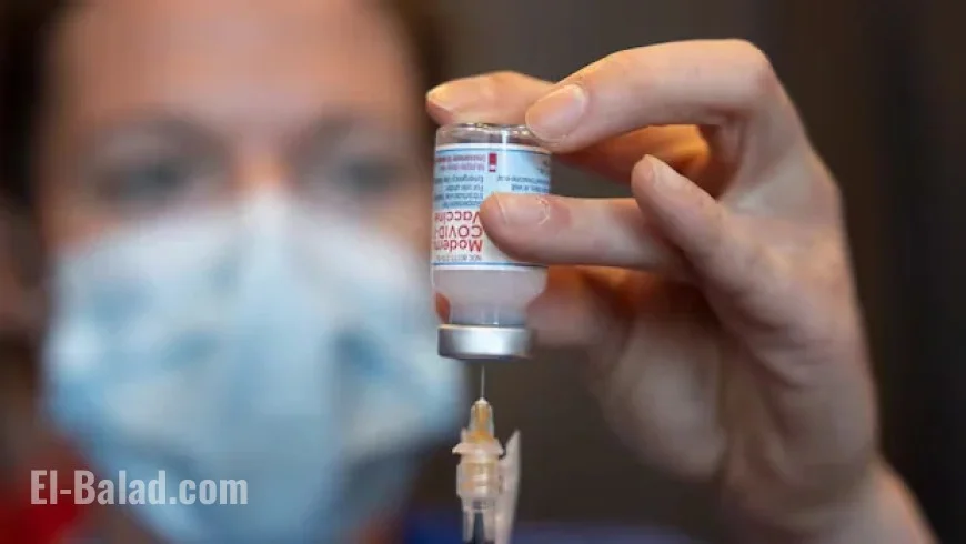 Albertans Frustrated, Health Link Struggles Amid COVID-19 Vaccine Rollout