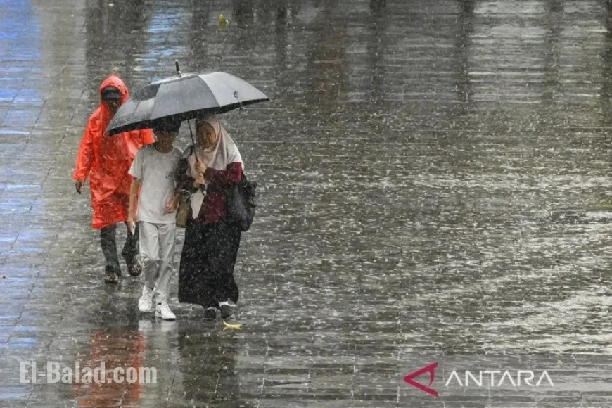 Study Highlights Pollution Risk as Jakarta Rain Contains Microplastics