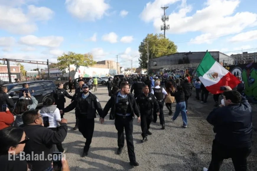 Immigration Agents and Protesters Clash Again in Little Village