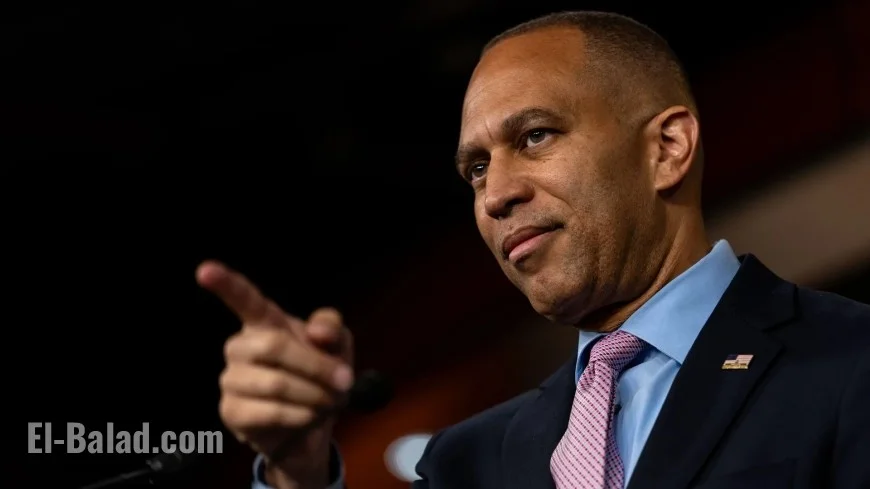 Hakeem Jeffries backs Zohran Mamdani for NYC mayor as he escalates shutdown pressure in Washington