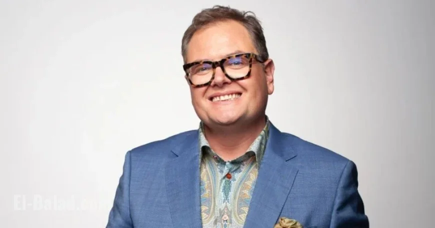 Alan Carr Reveals Two Painful Subjects He and His Father Avoid