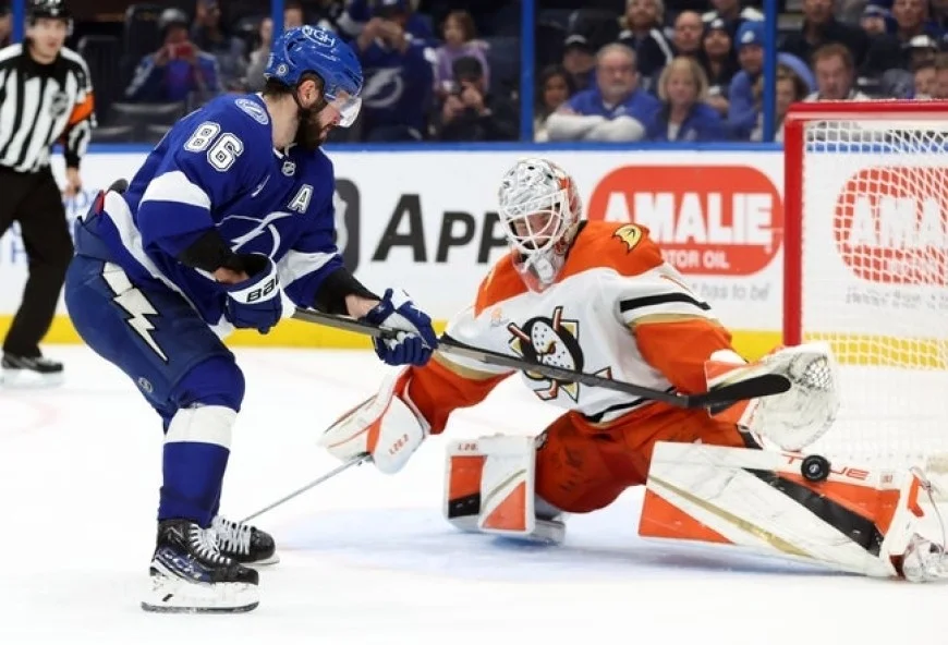 Ducks vs Lightning: Tampa Grabs Early Control, Anaheim Chasing Late in a High-Event Tilt