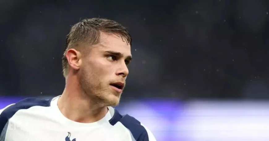 Tottenham’s Frank Eases Concerns Over Van de Ven Amid Busy Schedule