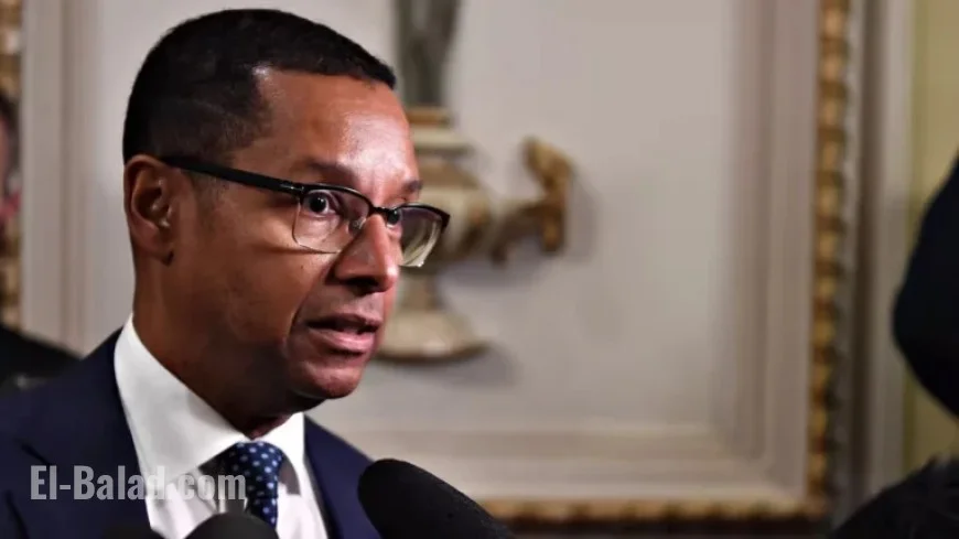 Minister Carmant’s Wife and Daughter Outraged Over Doctors’ Pay