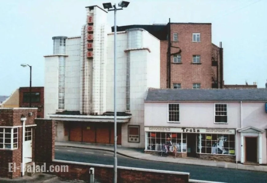 Odeon’s Journey: Arrival and Departure from Town