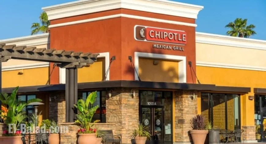 Chipotle stock (CMG) slips after Q3: EPS in line, sales light, guidance cut; shares hover around $40