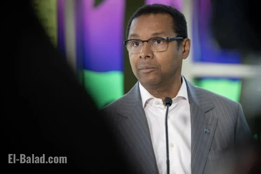 Lionel Carmant’s Doctor Daughter Considers Leaving Quebec