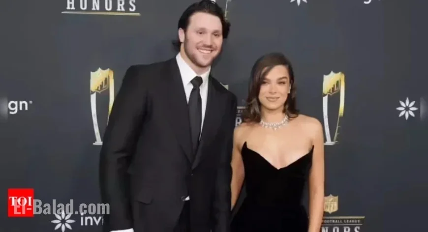 Hailee Steinfeld Shares Late-Night Therapy Call as Josh Allen Struggles